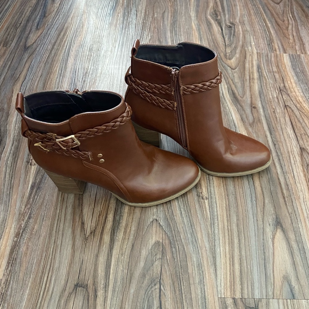 American Eagle Women’s Boots